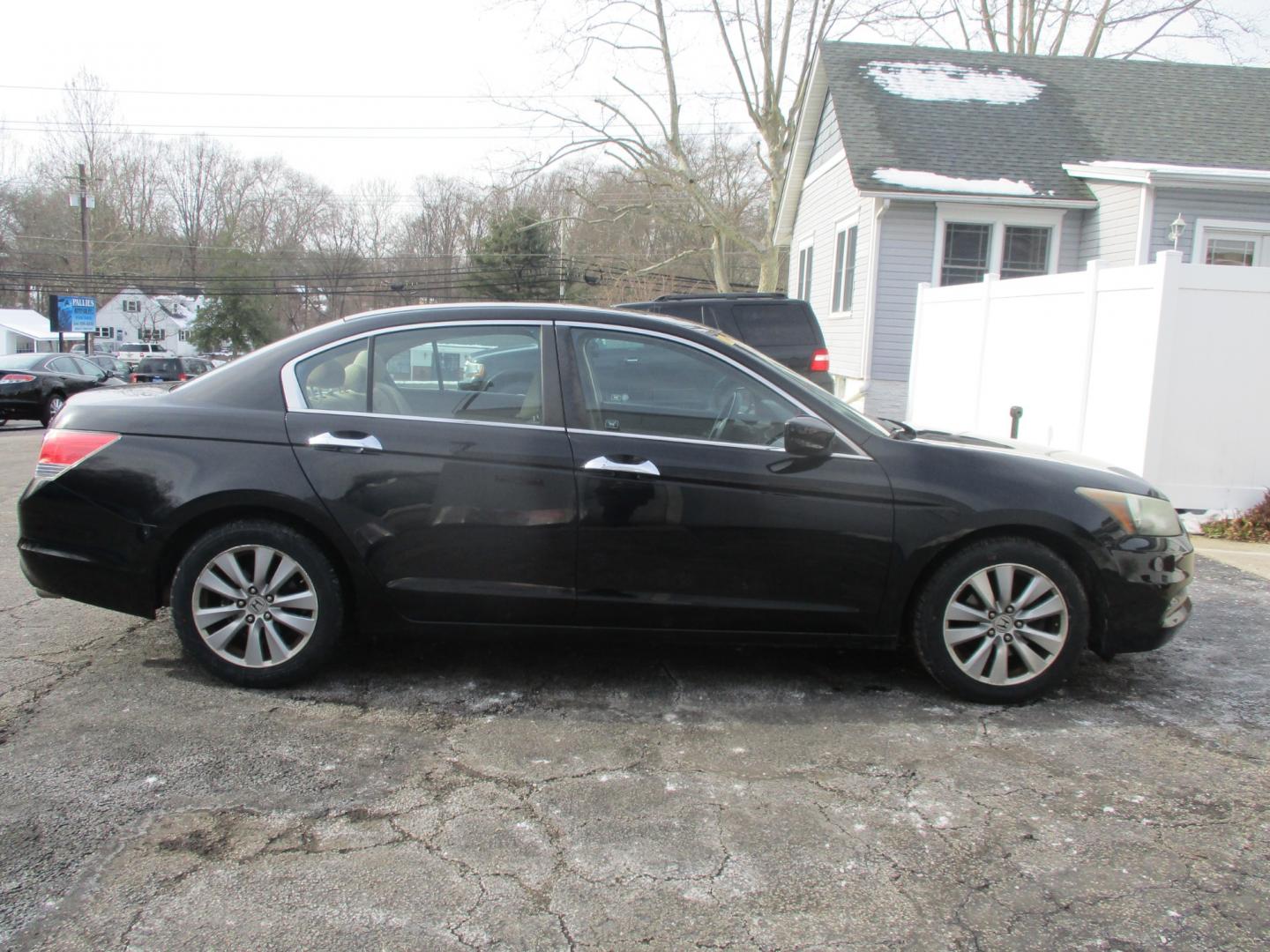 2011 BLACK Honda Accord EX V-6 SEDAN AT (1HGCP3F74BA) with an 3.5L V6 SOHC 24V engine, AUTOMATIC transmission, located at 540a Delsea Drive, Sewell, NJ, 08080, (856) 589-6888, 39.752560, -75.111206 - Photo#7